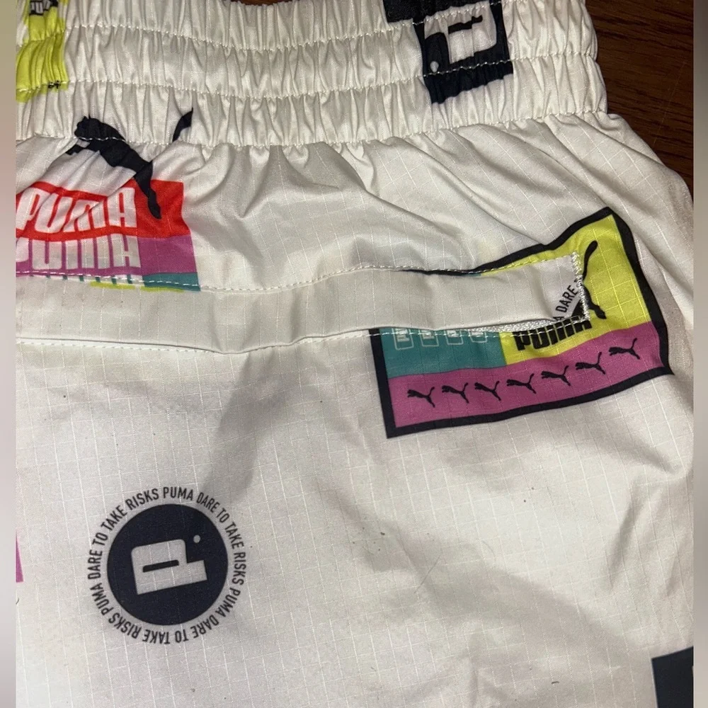 Puma Men's Brand Love All Over Print 8" Woven Shorts Size Medium - Picture 4 of 5